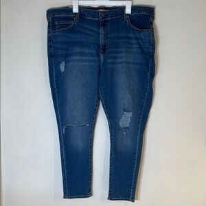 Levi's 721 High Rise Skinny Distressed Jeans. 22W. NWT.